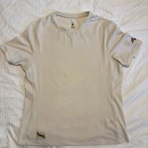 NWOT Tracksmith Women running top size M